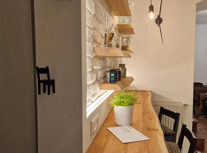 4 Seasons Apartment